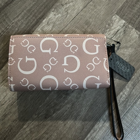 Women’s Guess Wallet - Picture 3 of 3